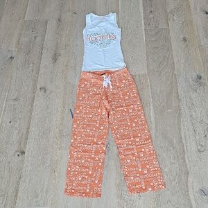 NWOT Hooters Pajama Set